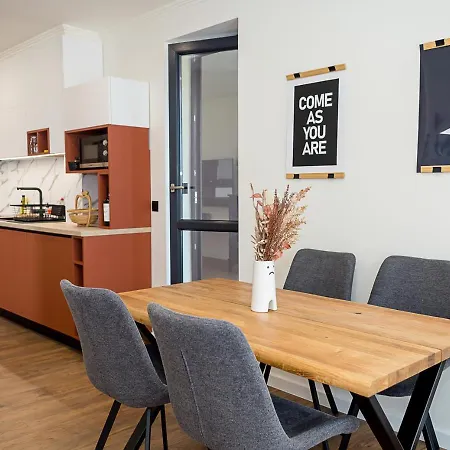 Daire Cozy & Bright 2-br Flat Next To Grand Mall By Flat Mаnаger